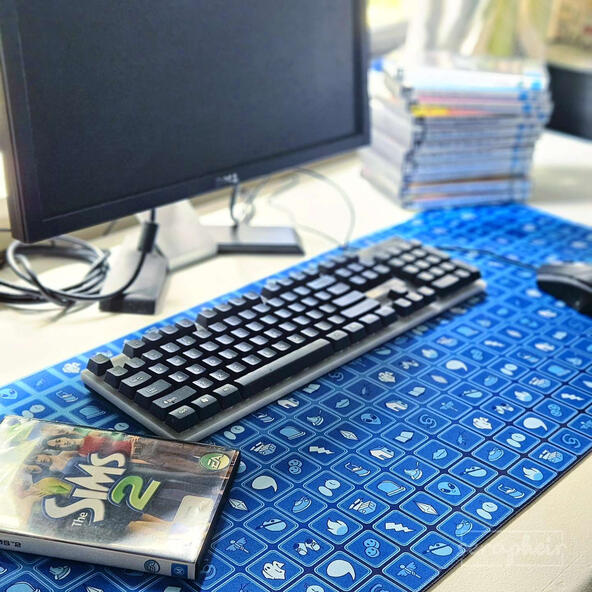 The Sims 2 Loading Screen Deskmat